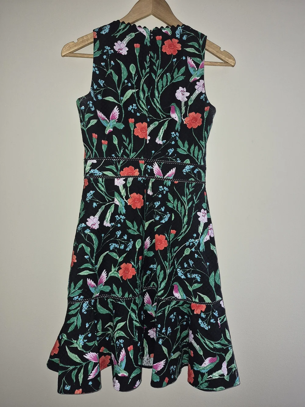 Kate Spade Floral Hummingbird Dress Size 0 Fit & Flare Scalloped Neck - Picture 7 of 10